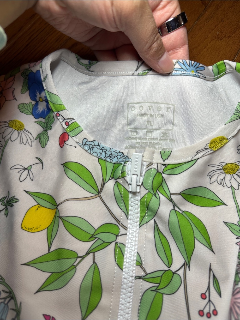 Cover Floral Long-Sleeve One-Piece Swimsuit - XL - Picture 2 of 4